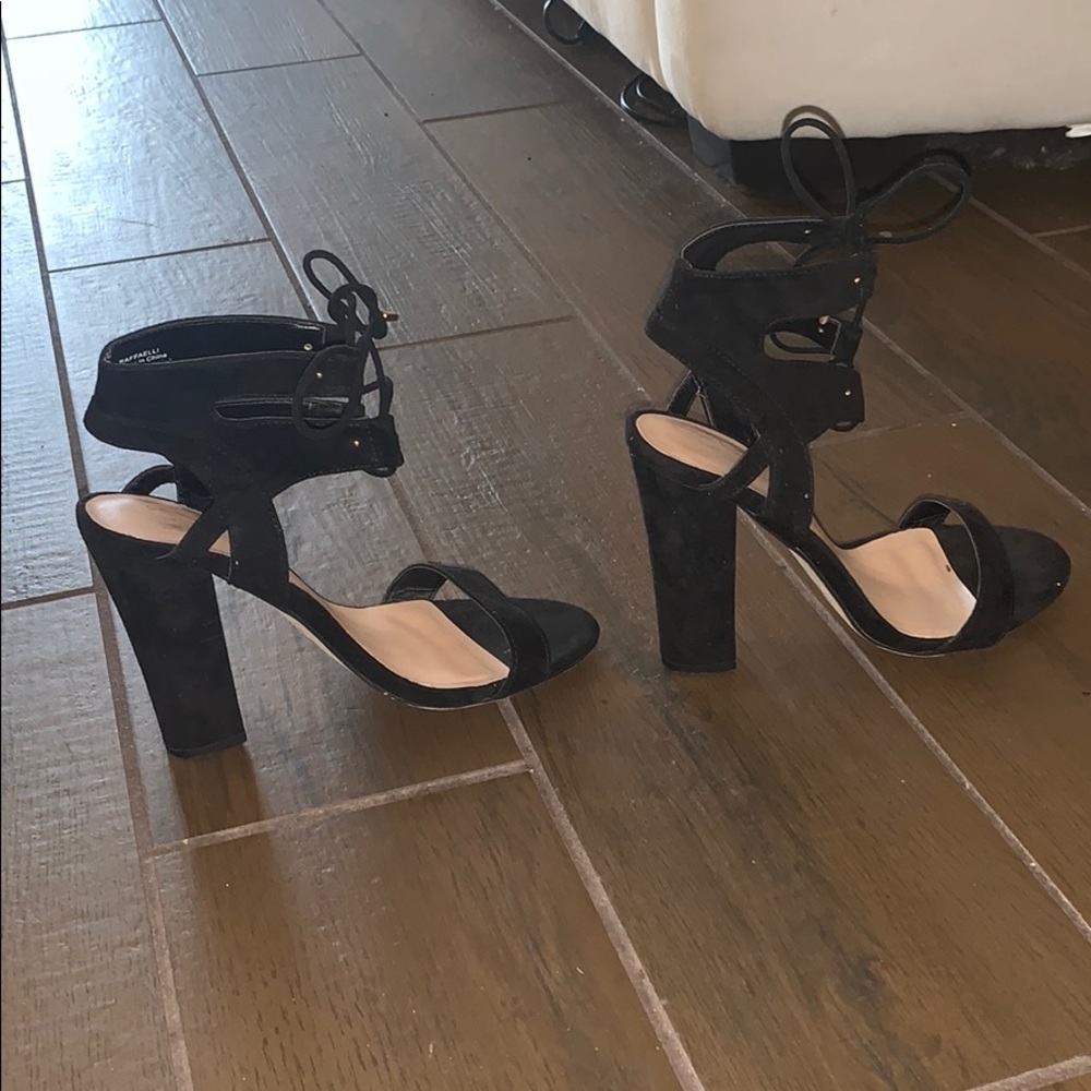 Gorgeous Black Lace Up Tie Heels